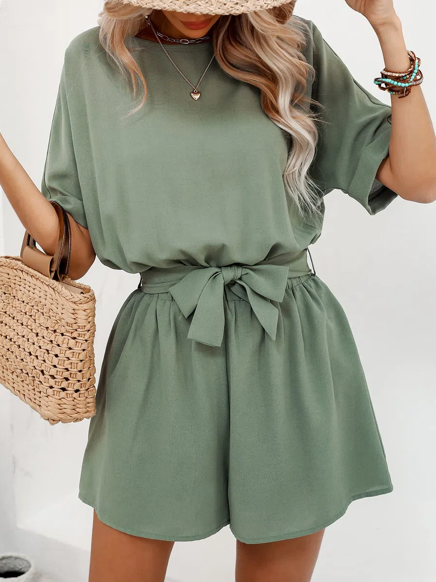 CUPSHE Damen Jumpsuit Rundhals Kurzarm Rückenschlitz Weites bein Kurz Romper mit Taillenschnürung Sommer Hosenanzug Playsuit