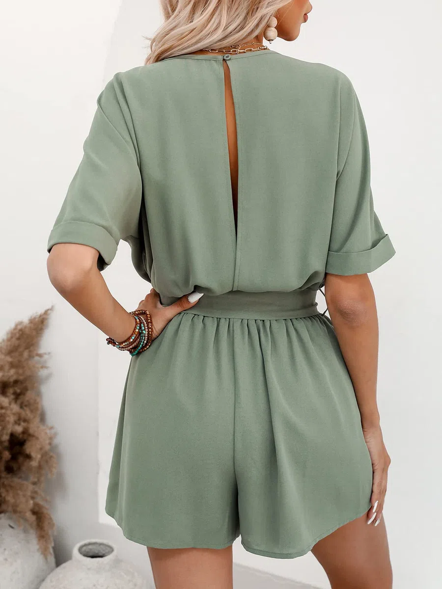 CUPSHE Damen Jumpsuit Rundhals Kurzarm Rückenschlitz Weites bein Kurz Romper mit Taillenschnürung Sommer Hosenanzug Playsuit