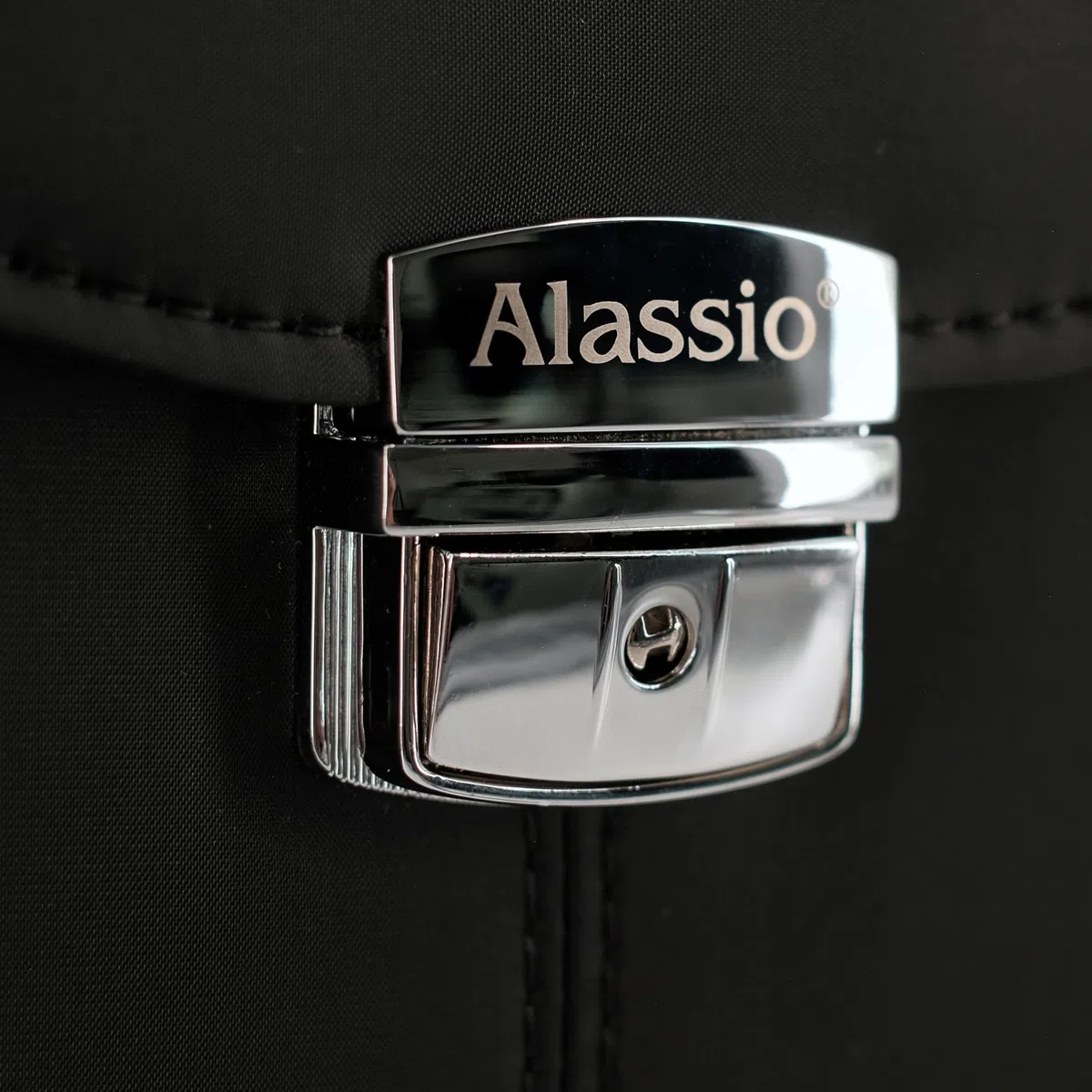 ALASSIO Trolley Pilotenkoffer Rocca II, Businesskoffer aus Mikrofaser, Handgepäck Aktentrolley mit 2 Rollen Koffer, 46 cm, 90 Liter, Schwarz