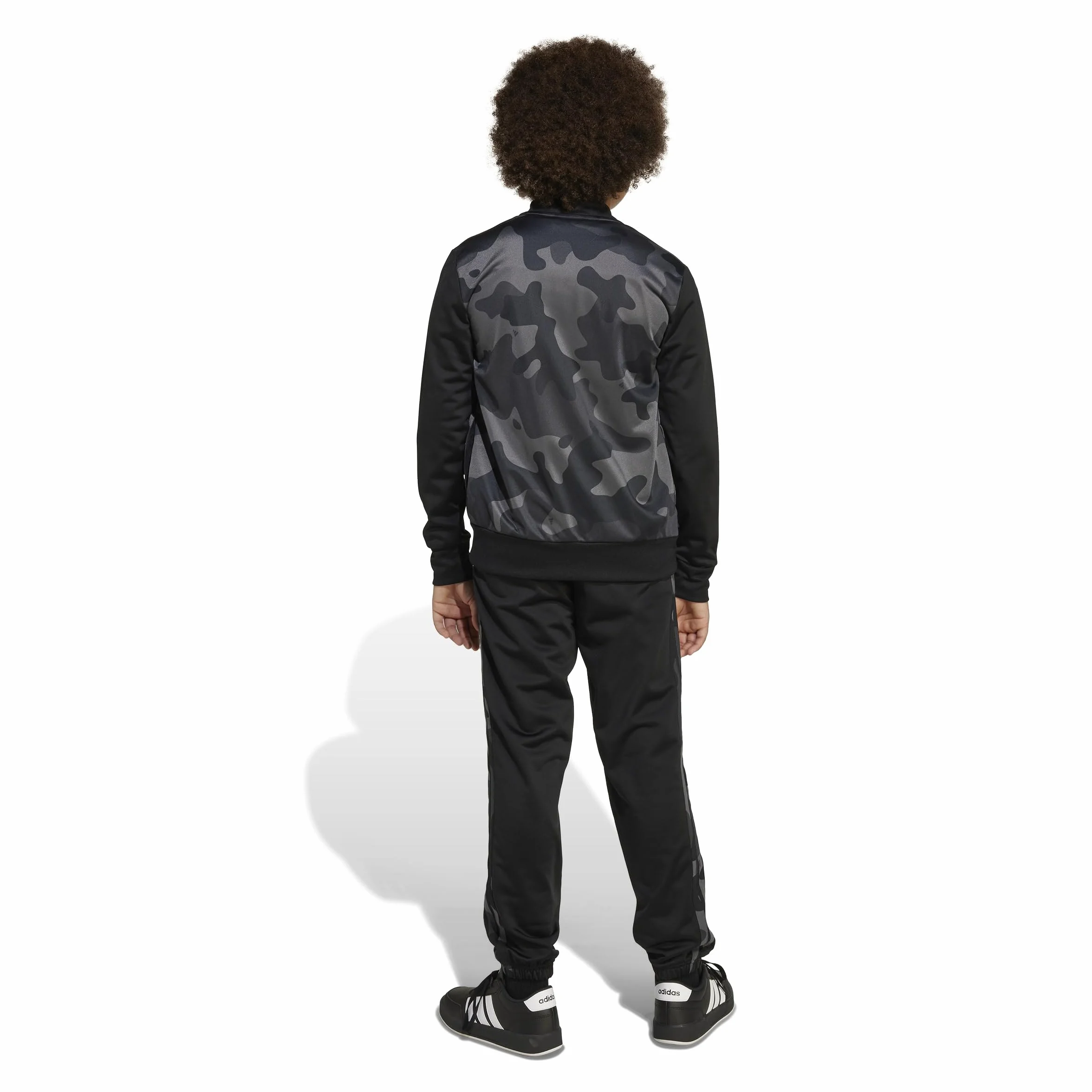 adidas Unisex Kids Seasonal Essential Camouflage Tricot 3-Stripes All Over Printed Kids Trainingsanzug