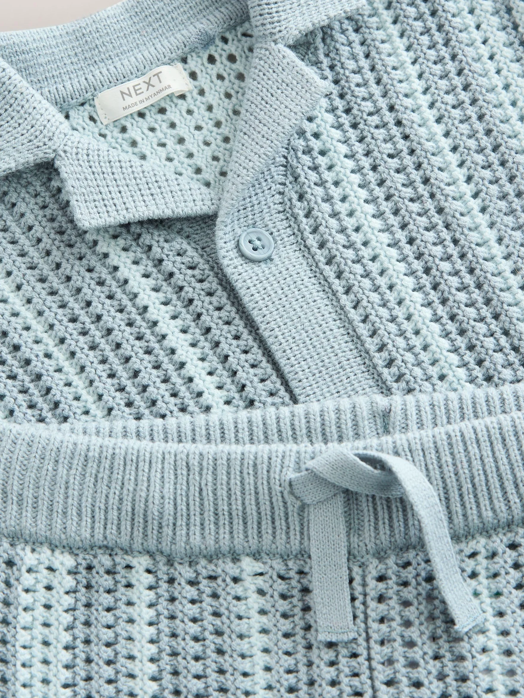 NEXT Jungen Standard Kurzarm-Hemd mit Häkel- + Strickdetails und Shorts 62-140