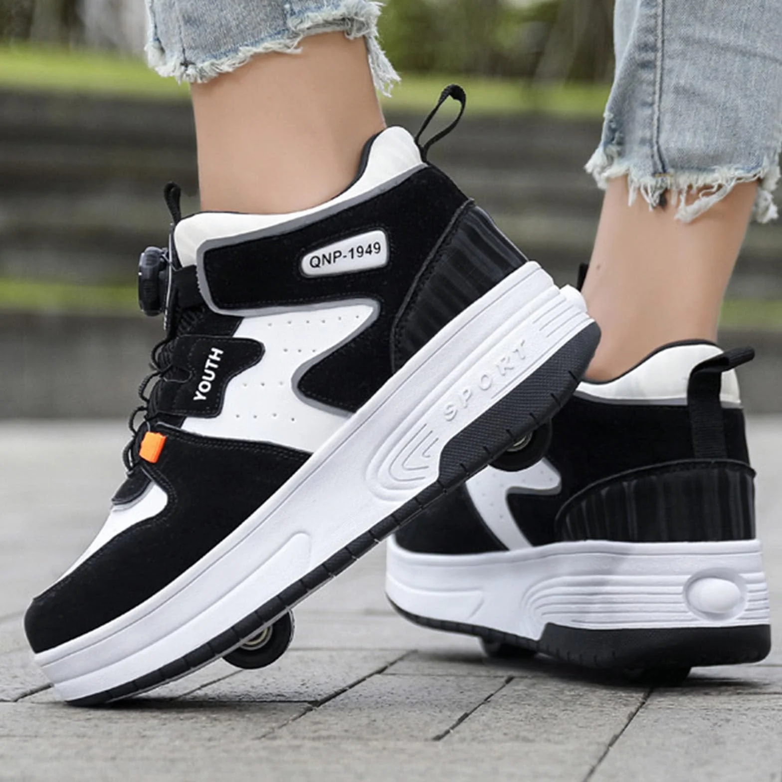 Surwin Schuhe mit Rollen Kinder Mädchen Jungen, Drehschnalle Halbhoher Turnschuhe mit Einziehbaren Hinterrädern, Rollschuhe Schuhe Skateboardschuhe Roller Skate Shoes Rollschuhe