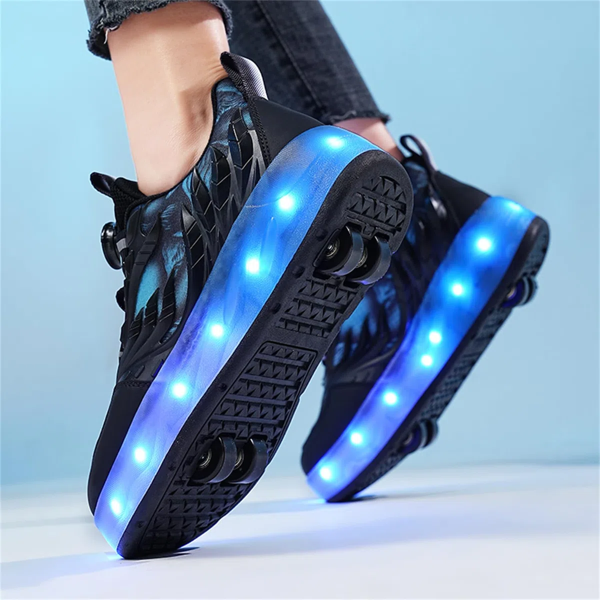 Unisex Kinder LED Licht USB Wiederaufladbar Skateboardschuhe mit Vier Rollen,Abnehmbar, Stabiler und Sicherer Outdoor Sport Fitnessschuhe Gymnastik Running Sneaker für Jungen Mädchen