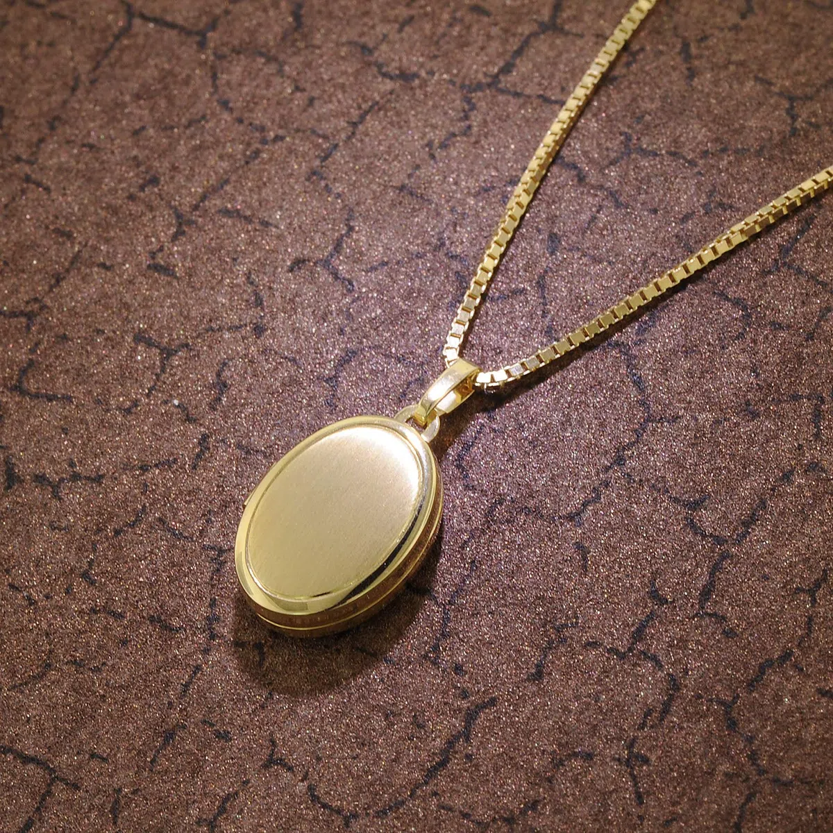 trendor Medaillon mit Damen-Kette Gold auf Silber 925 75727 | zauberhaftes Silber-Medaillon für Damen, zeitloser Silberschmuck für Frauen, tolle Geschenkidee