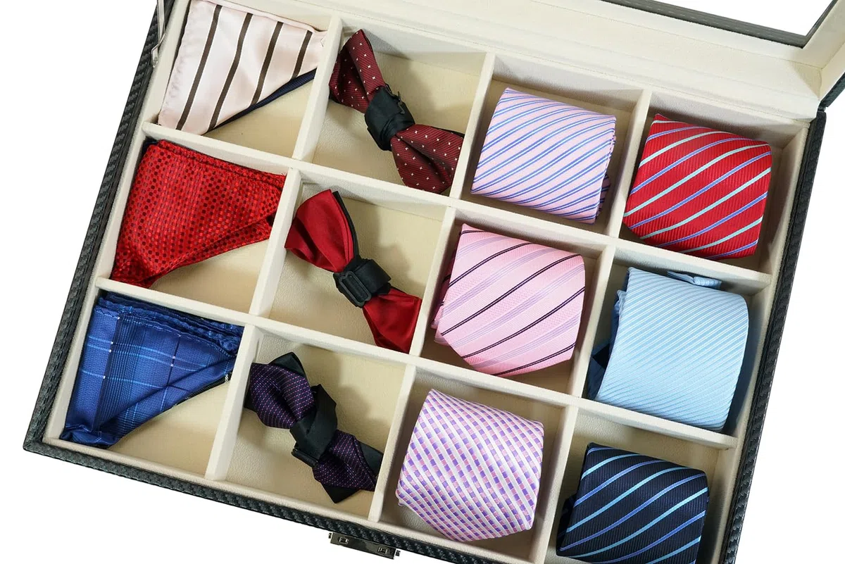 TIMELYBUYS Aufbewahrungsbox für Krawatten, für 12 Krawatten, Gürtel und Herrenzubehör, schwarze Kohlefaser, Aufbewahrungsbox zum Vatertag