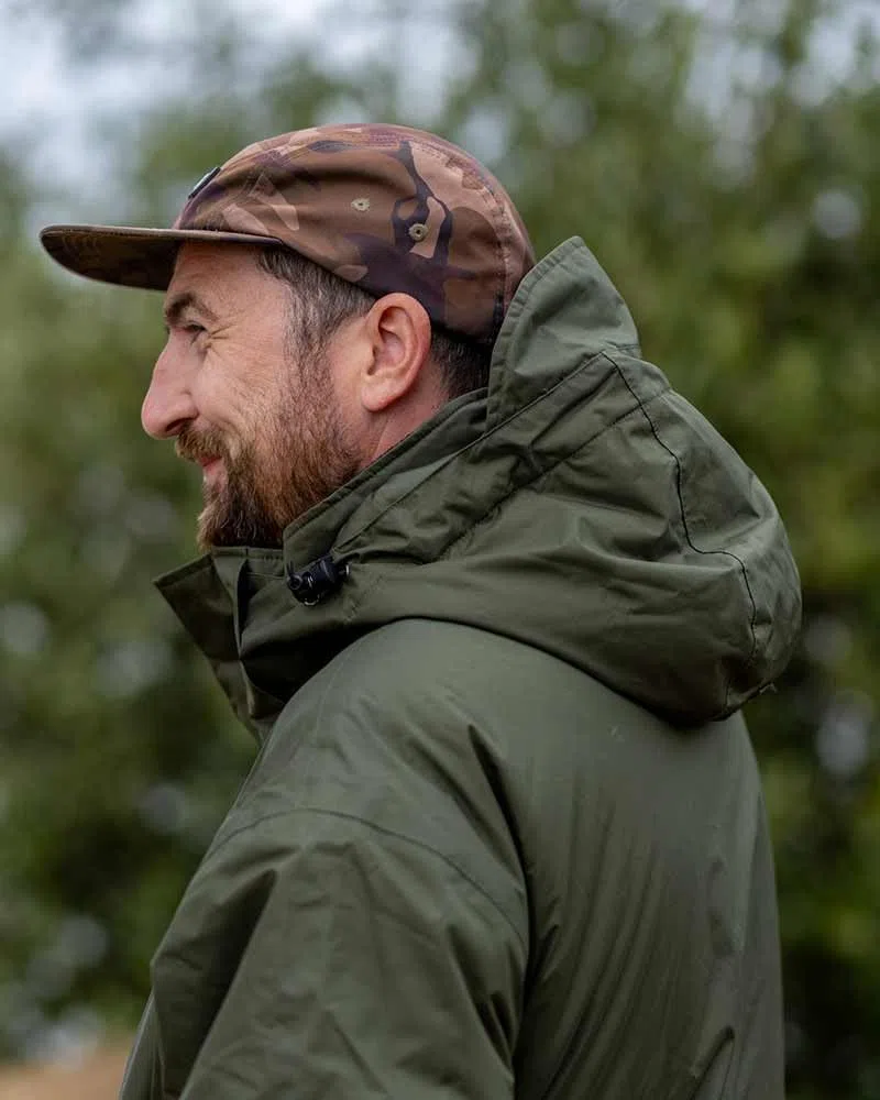 FOX Collection Winteranzug, Grün, Größe L, Thermojacke und Hose, wasserdicht, mit Fleece gefüttert, Reißverschlusstaschen, interne Brusttasche, verstellbare Kapuze und Passform, verstärkte Knie, Code