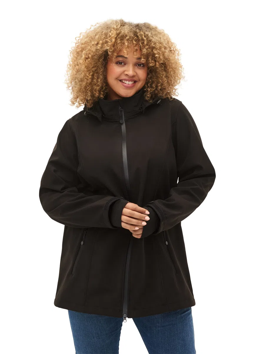 Zizzi Softshelljacke für Damen Große Größen - Übergangsjacke Kurz - Atmungsaktiv, Winddicht & Wasserabweisend - mit Kapuze - Jacke aus Softshell-Material - mit Fleece Gefüttert