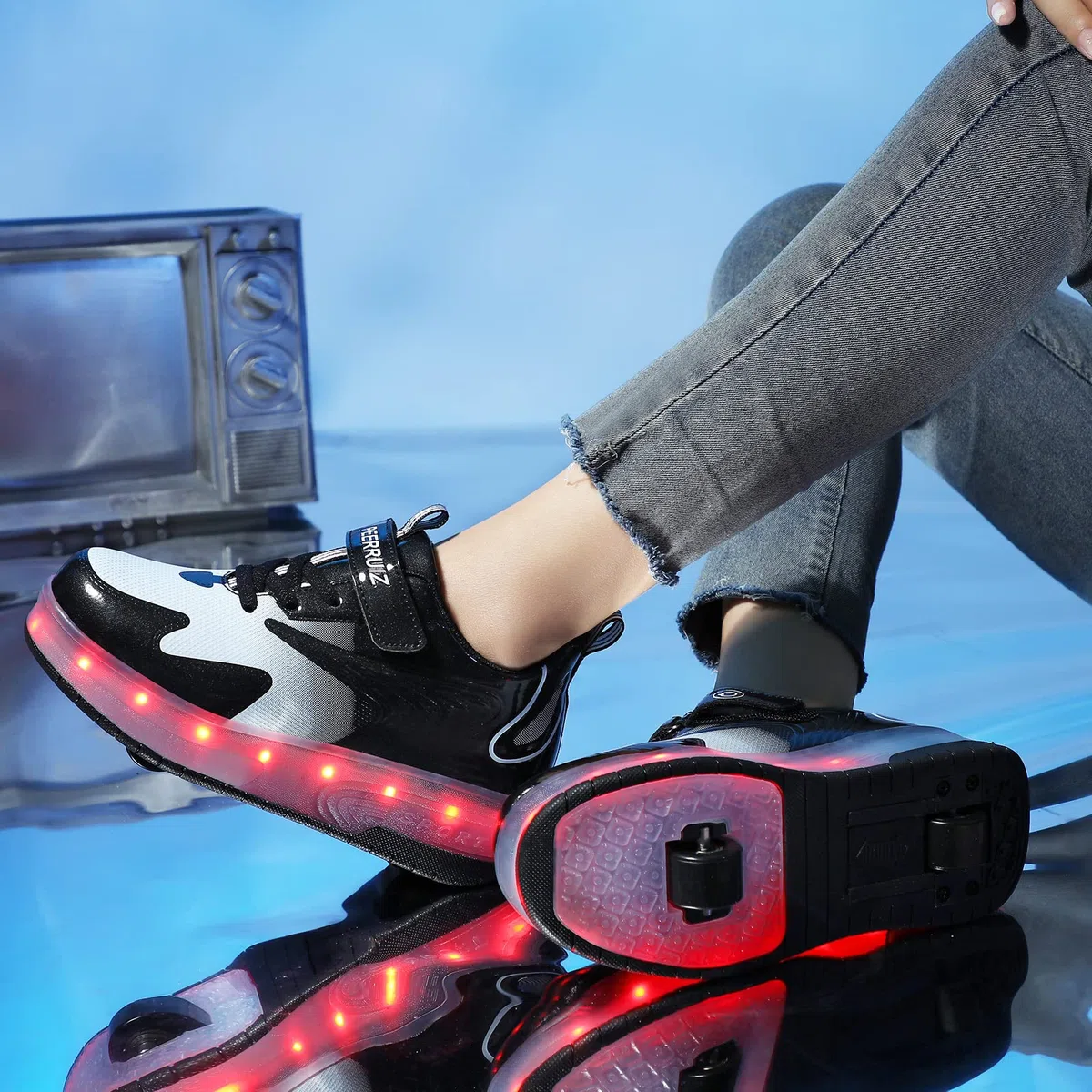 Axcer LED Skateboardschuhe Blinkend Schuhe Mit Rollen Automatisch Einziehbar Komfort Räder Sneaker Outdoor Fitnessschuhe 7 Farbwechsel Rädern Gymnastik Traillaufschuhe für Jungen Mädchen Geschenk