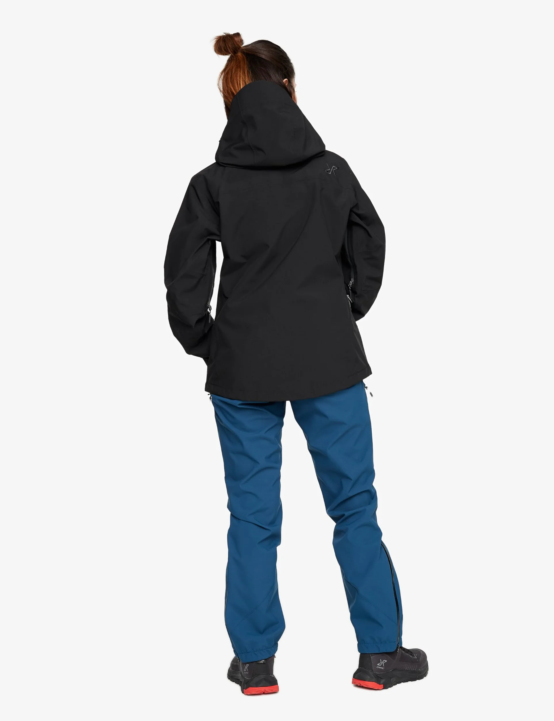 RevolutionRace Silence Proshell 3L Jacket, Damenjacke, belüftete und wasserdichte Jacke für Wanderungen und andere Outdoor-Aktivitäten