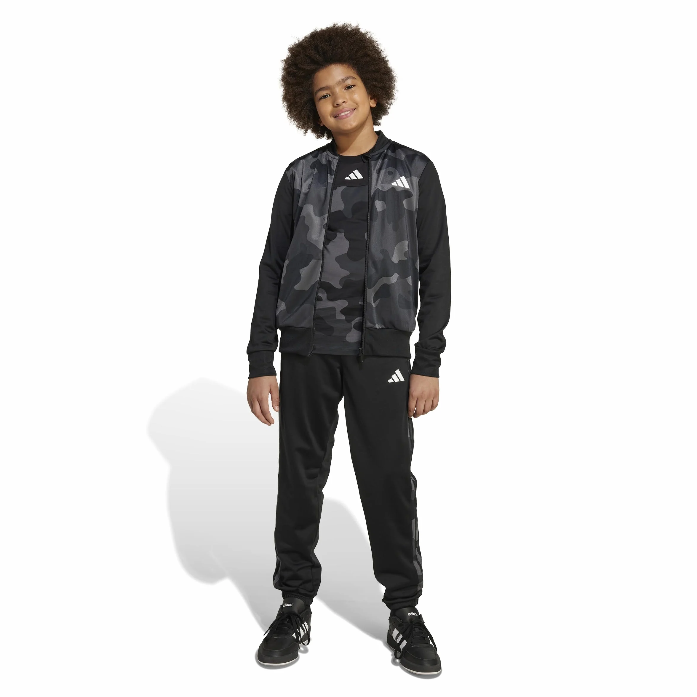 adidas Unisex Kids Seasonal Essential Camouflage Tricot 3-Stripes All Over Printed Kids Trainingsanzug