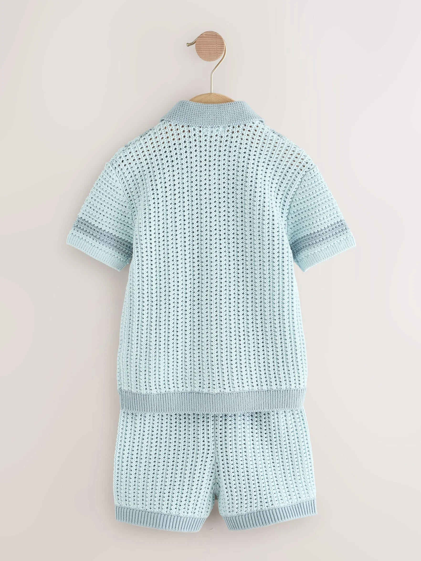 NEXT Jungen Standard Kurzarm-Hemd mit Häkel- + Strickdetails und Shorts 62-140