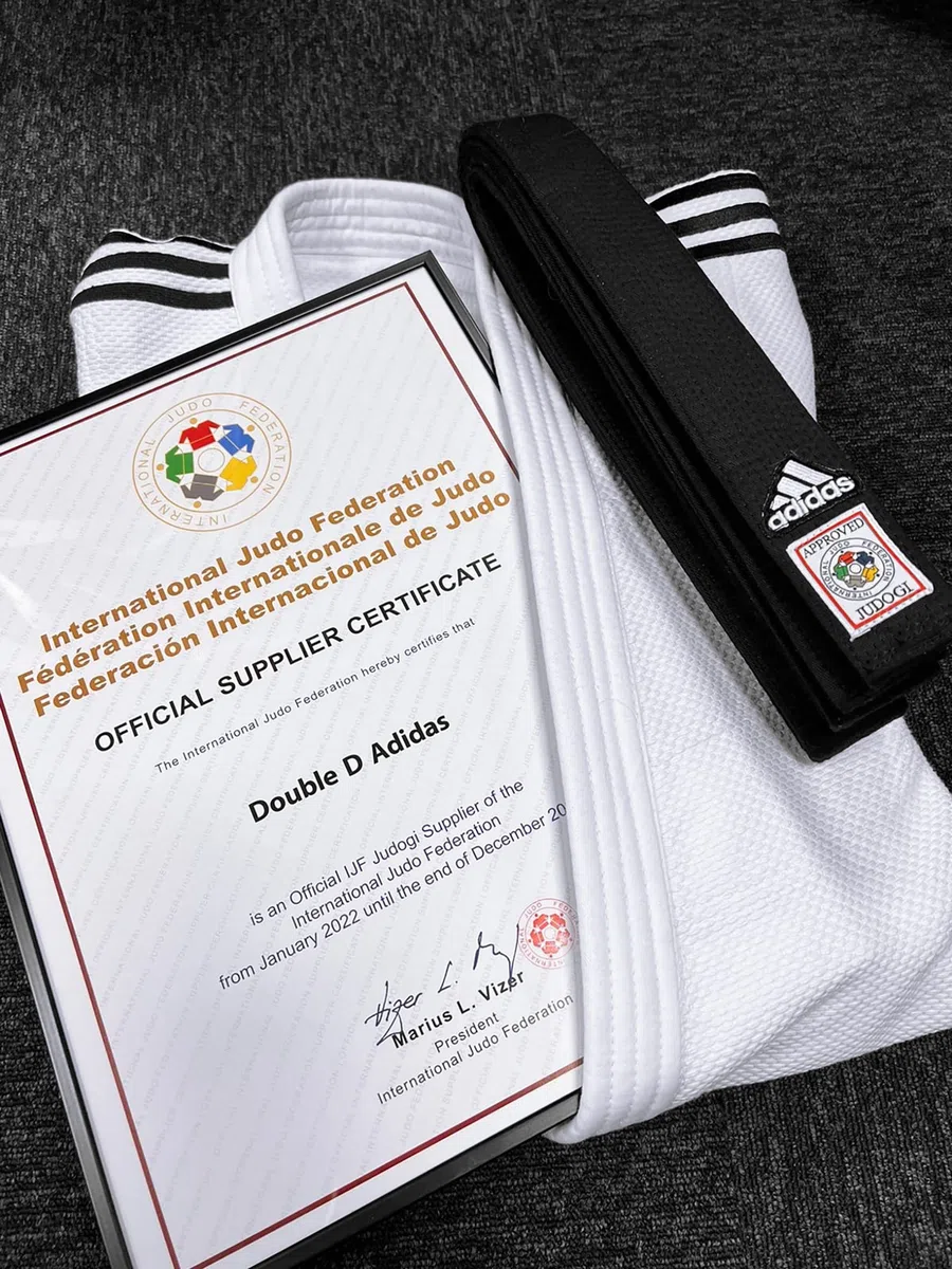 adidas Champion II-IJF Judo Kimono, Blau