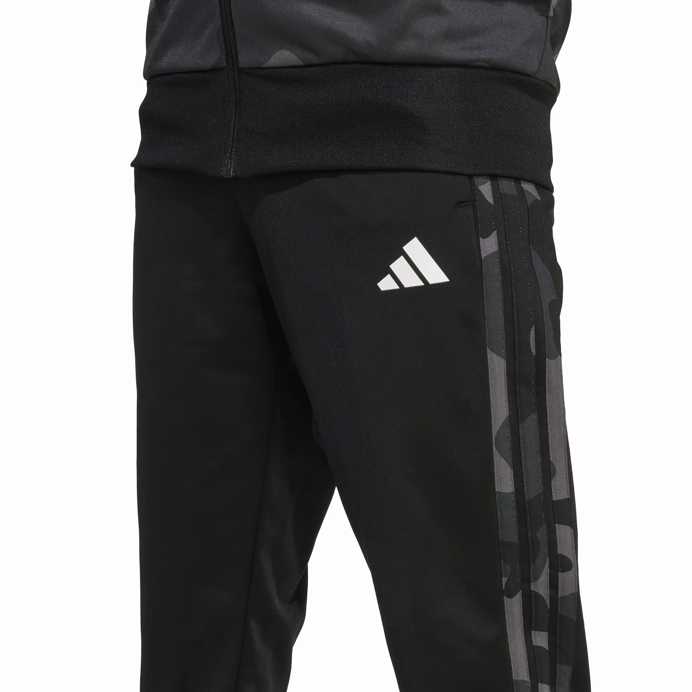 adidas Unisex Kids Seasonal Essential Camouflage Tricot 3-Stripes All Over Printed Kids Trainingsanzug