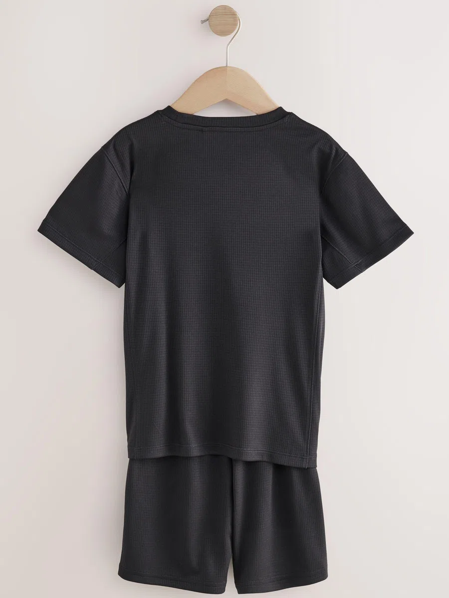 NEXT Jungen Standard Set aus sportlichem T-Shirt und Shorts 98-176