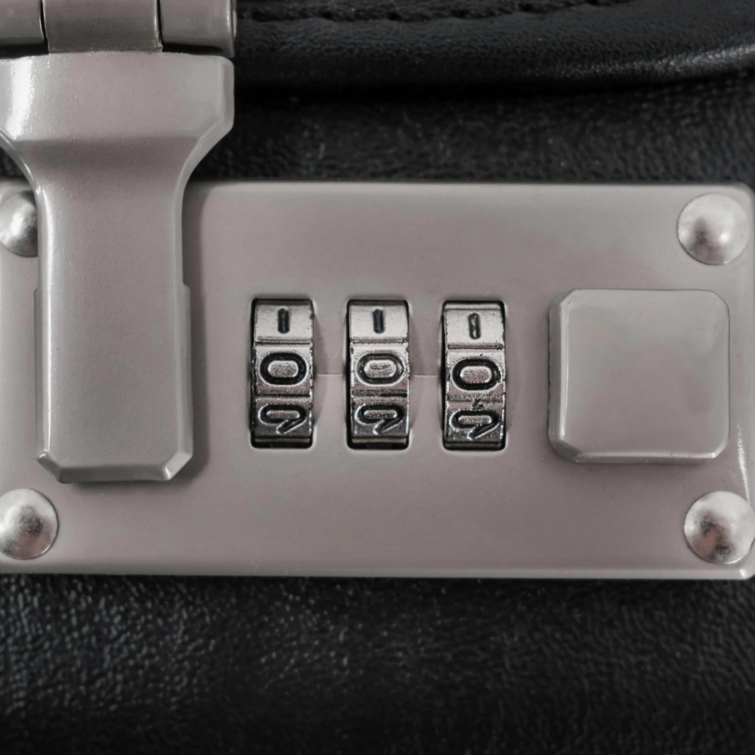 ALASSIO 92705 Pilotenkoffer Silvana, Businesskoffer aus echtem Leder, Geschäftskoffer mit arretierbarem Teleskoptrolleysystem, Laptopkoffer abschließbar, Lederkoffer ca. 41 x 26 x 51 cm, schwarz