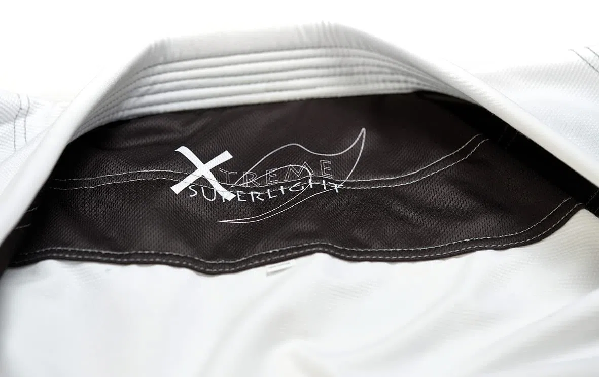 Ju-Sports BJJ Gi Herren Pearl Competition superlight weiß - Superleichter Brazilian Jujutsu Anzug mit kontrastierenden Nähten & Stickverzierungen, 100% Baumwolle